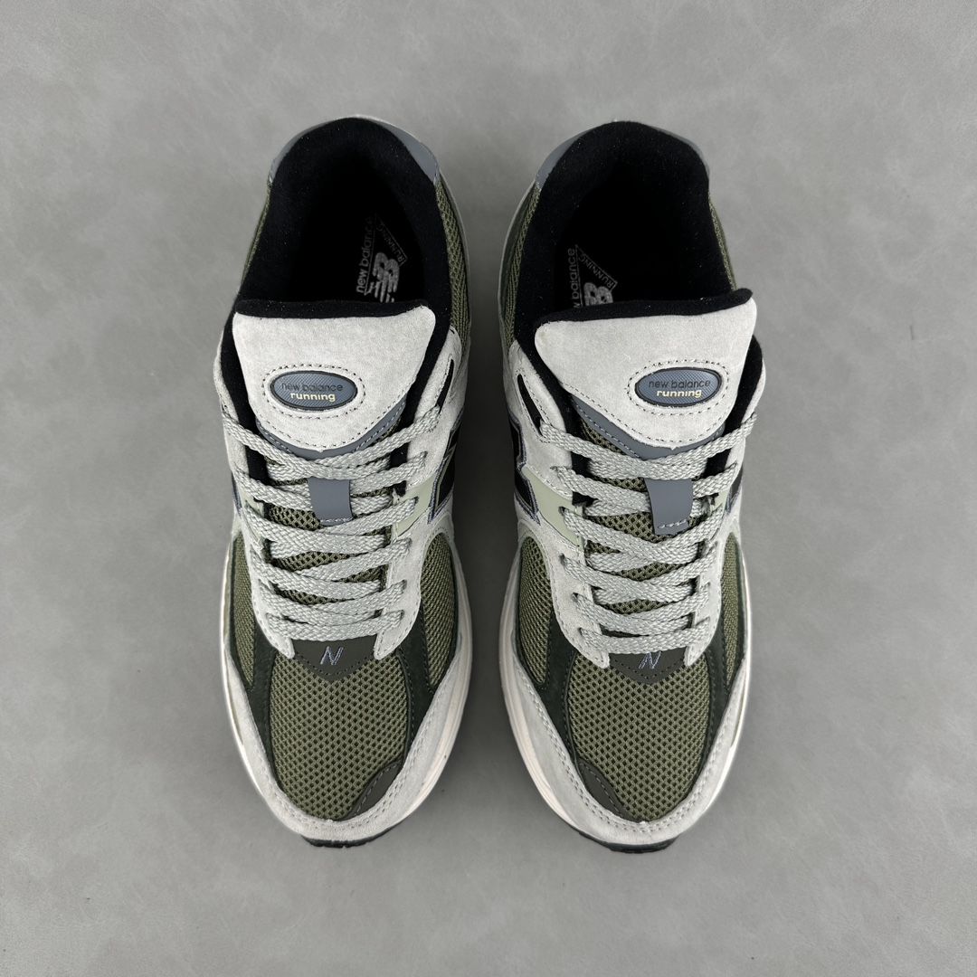 New Balance NB 2002R